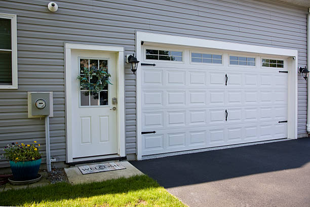 24/7 Emergency Garage Door Panel Replacement experts in Prague, OK
